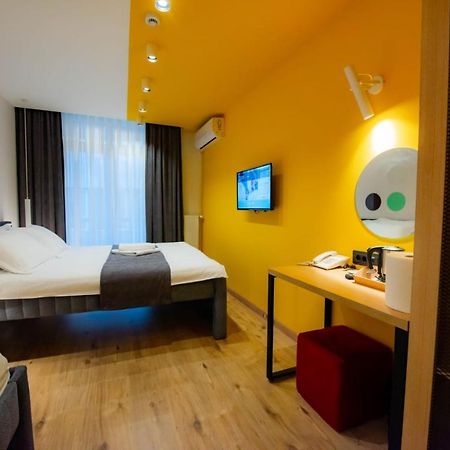 Hotel 4 Llulla プリシュティナ エクステリア 写真
