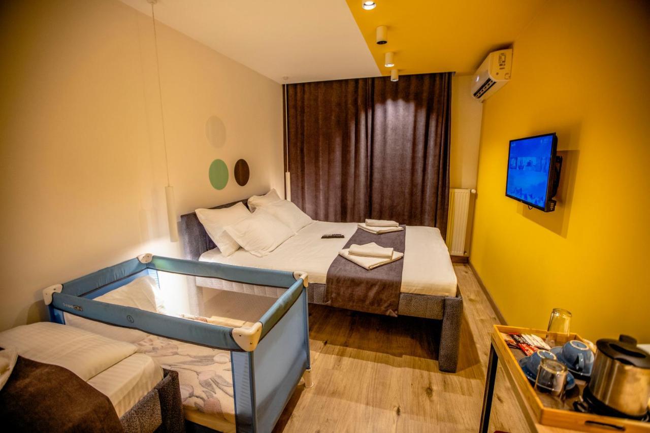 Hotel 4 Llulla プリシュティナ エクステリア 写真
